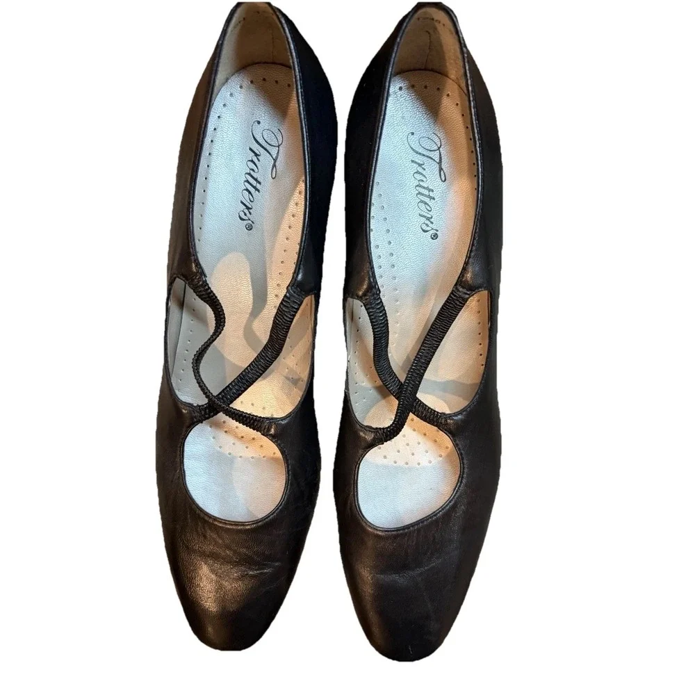Trotter Black Leather Jamie Pump 2